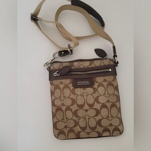 Classing coach sling bag